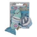 Knotty Habit balık ve top kedi oyuncağı, açık mavi peluş balık ve yün yumak ambalajında